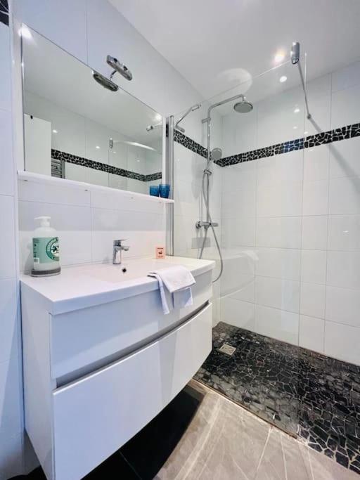 Le Pinede - Apt 4 Prs- Parking - Clim - 500M Plages Антиб Экстерьер фото